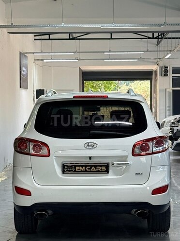 Hyundai Santa Fe-10