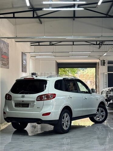 Hyundai Santa Fe-15