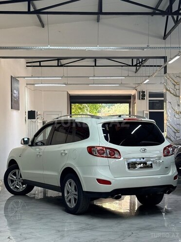 Hyundai Santa Fe-13