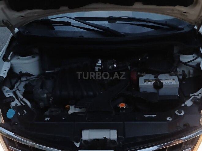 Nissan Tiida-9