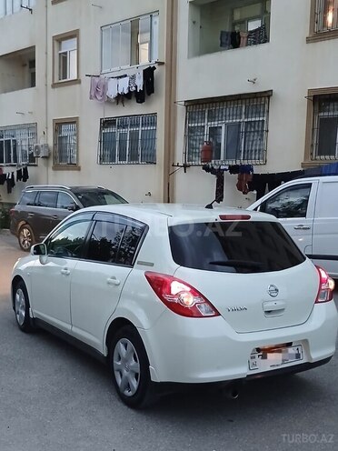 Nissan Tiida-10