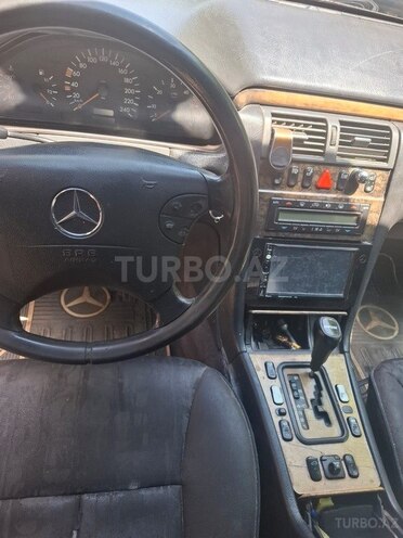 Mercedes E 220-6