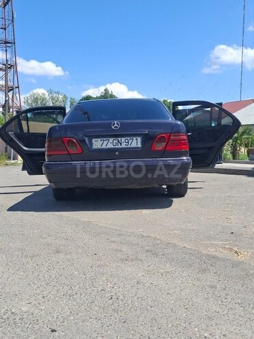 Mercedes E 220-5