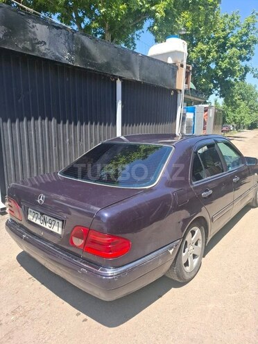 Mercedes E 220-7