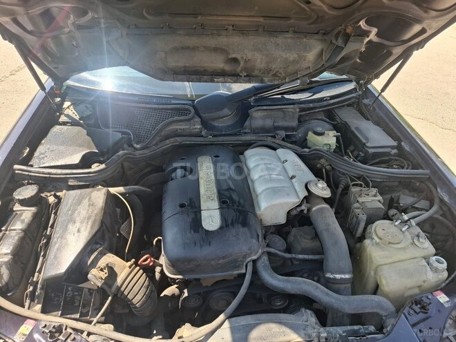 Mercedes E 220-3