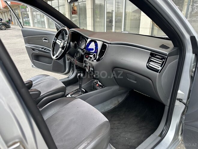 Kia Rio-10