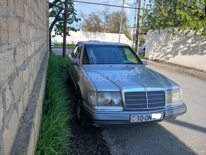 Mercedes 200 E-1