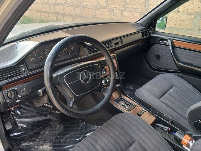 Mercedes 200 E-4