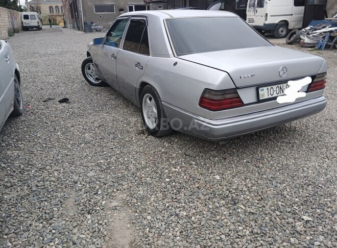 Mercedes 200 E-5