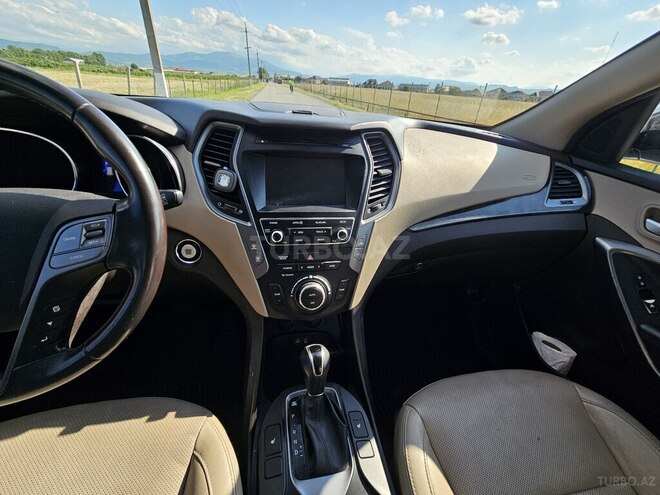 Hyundai Santa Fe-12