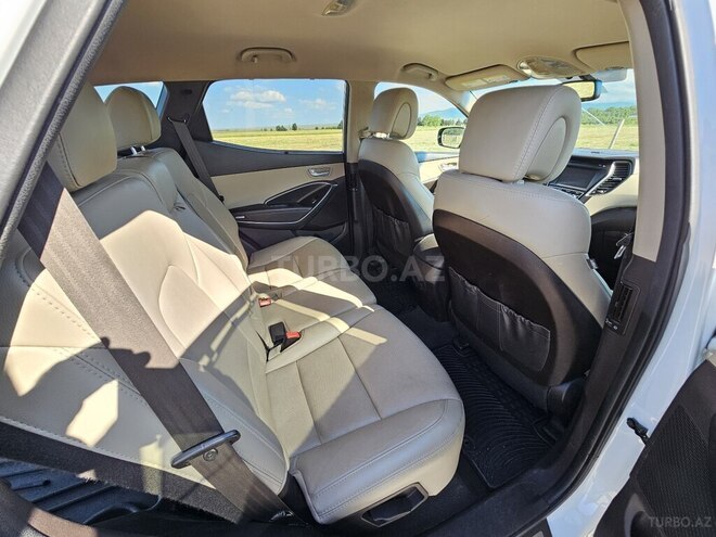 Hyundai Santa Fe-13