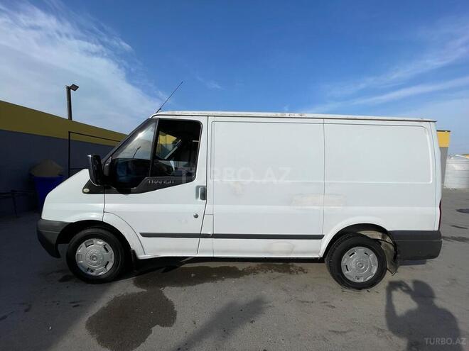 Ford Transit-3