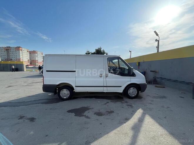 Ford Transit-4