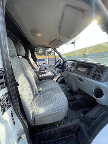 Ford Transit-6