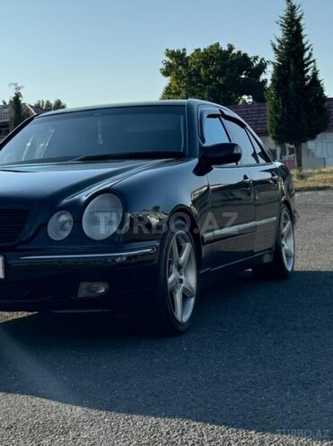 Mercedes E 240-3