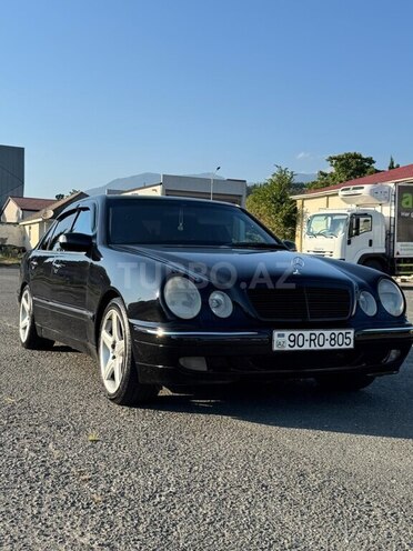 Mercedes E 240-4