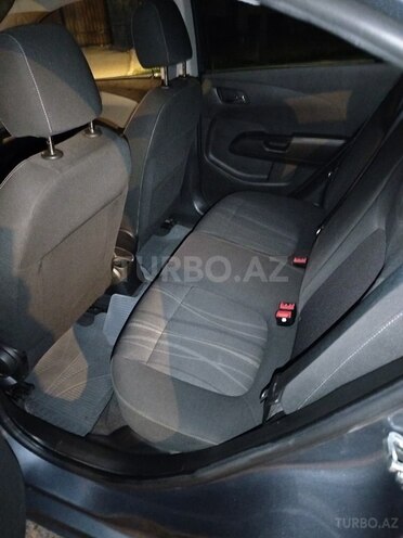 Chevrolet Aveo-8
