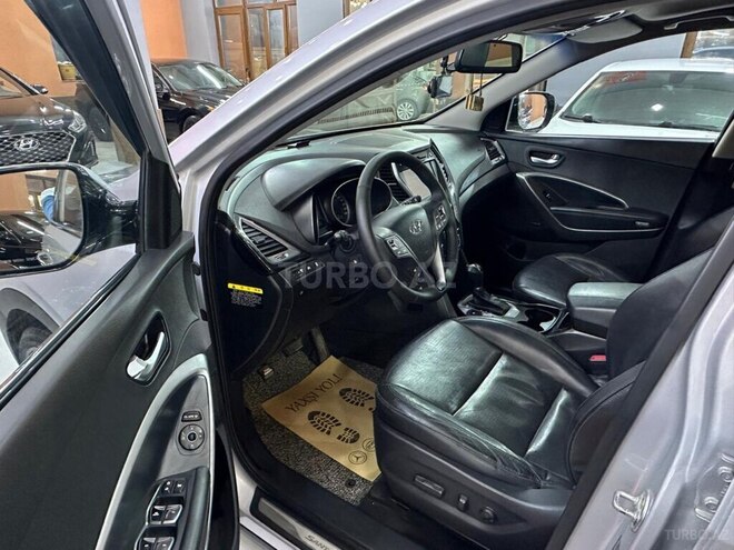 Hyundai Santa Fe-13
