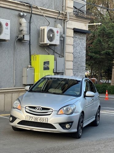 Hyundai Accent-2