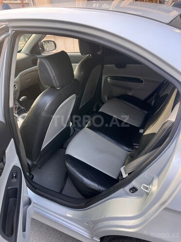 Hyundai Accent-5