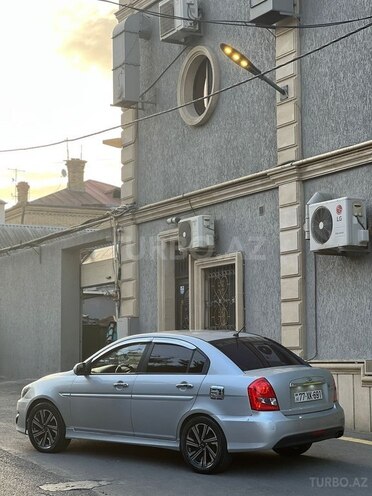 Hyundai Accent-9