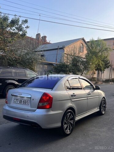 Hyundai Accent-7