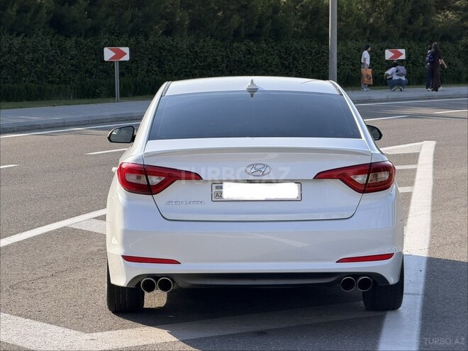 Hyundai Sonata-5