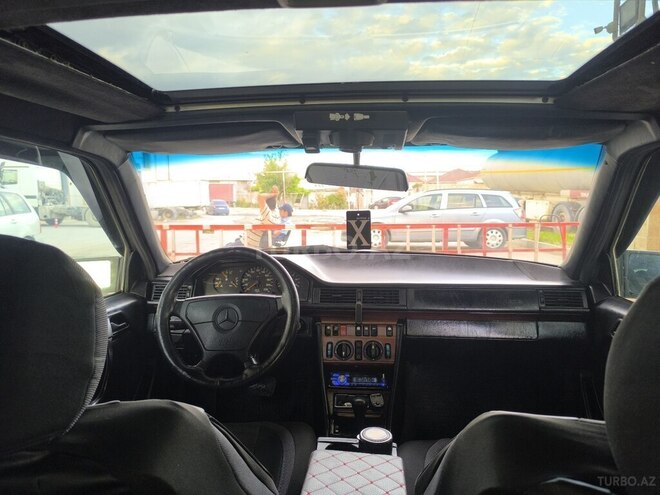 Mercedes 250 D-9