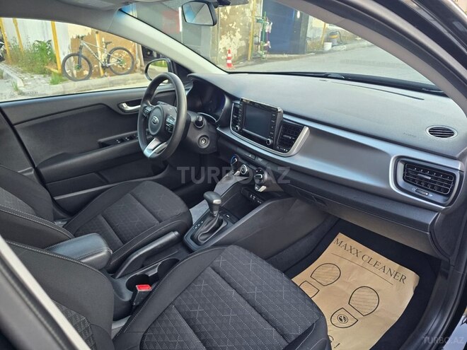Kia Rio-12