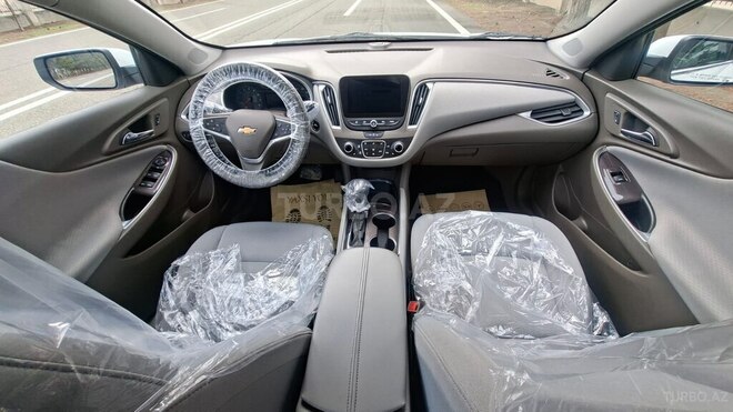 Chevrolet Malibu-12