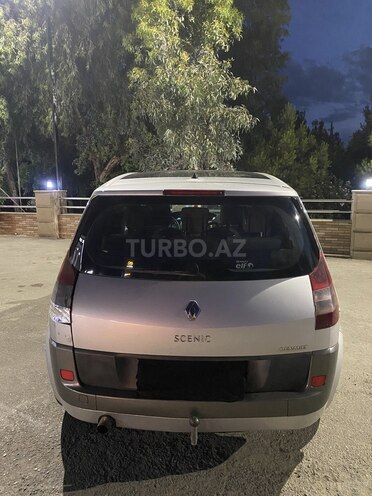 Renault Scenic-6