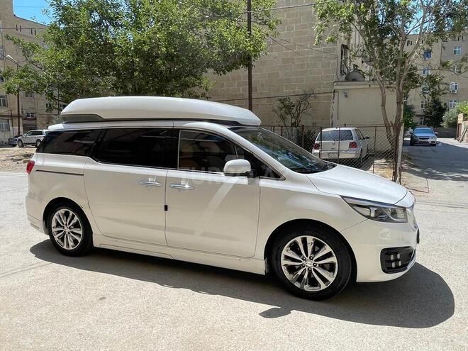 Kia Carnival-2