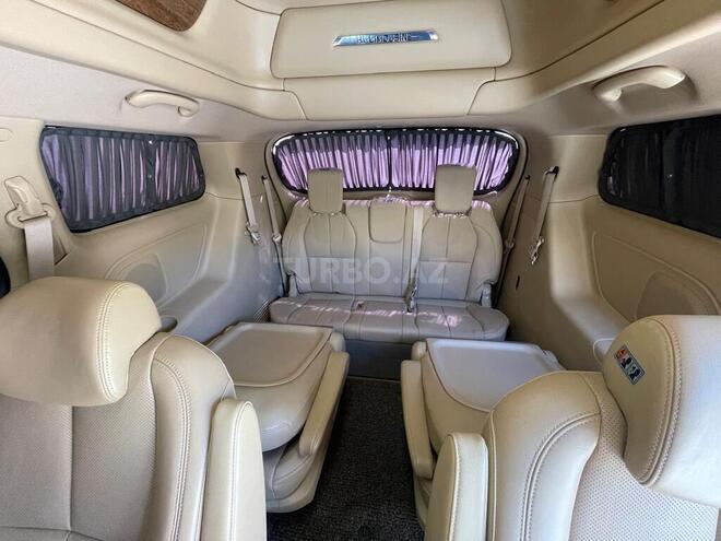 Kia Carnival-5