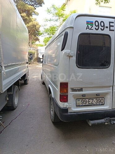 Ford Transit-2