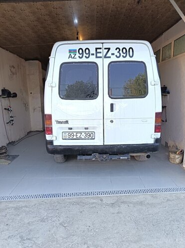 Ford Transit-8