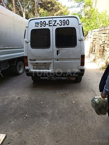 Ford Transit-3