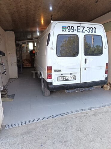 Ford Transit-7