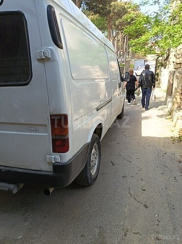 Ford Transit-5