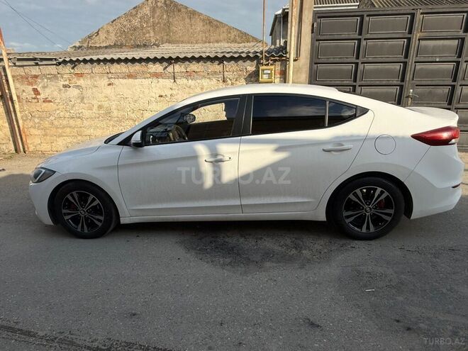 Hyundai Avante-5