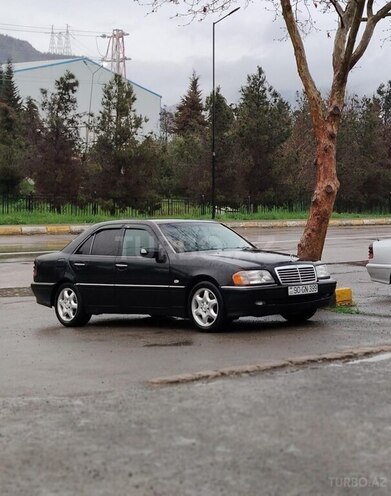 Mercedes C 180-3