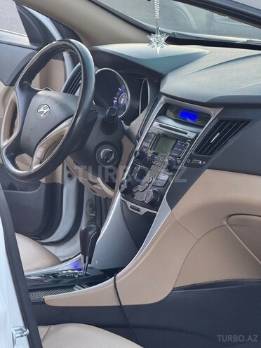 Hyundai Sonata-8