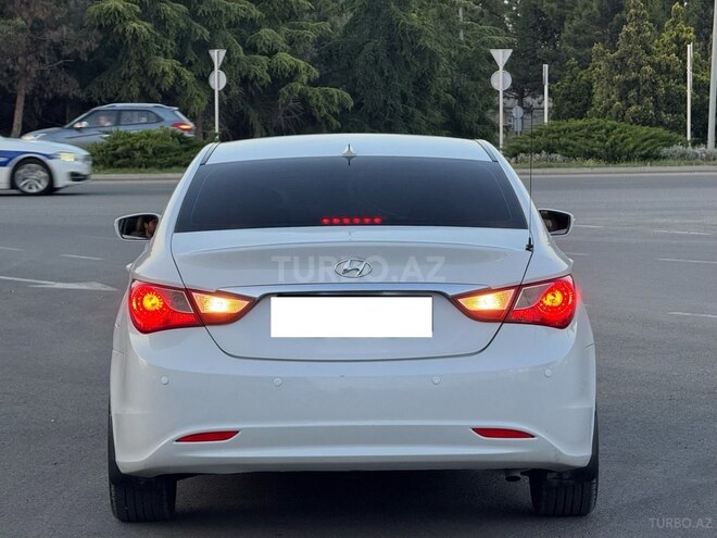 Hyundai Sonata-4