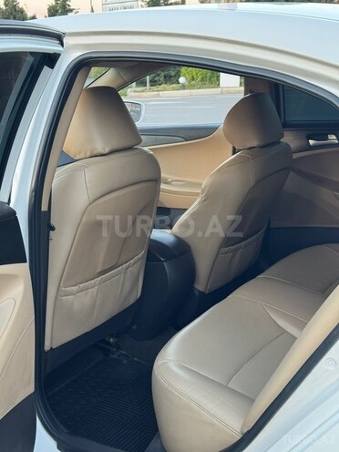 Hyundai Sonata-9
