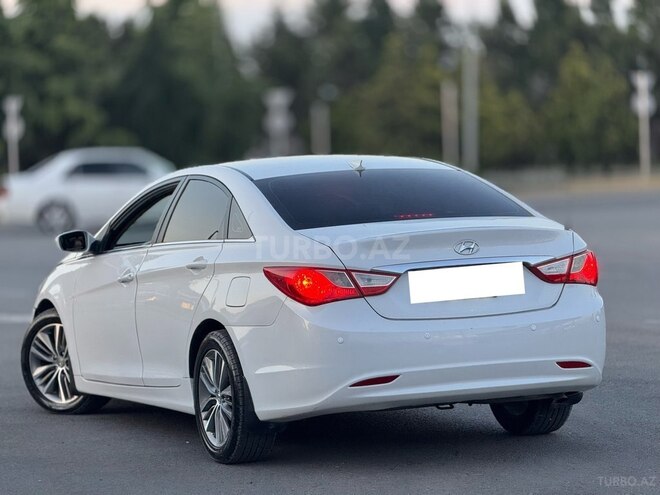 Hyundai Sonata-6