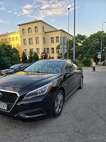 Hyundai Sonata-2