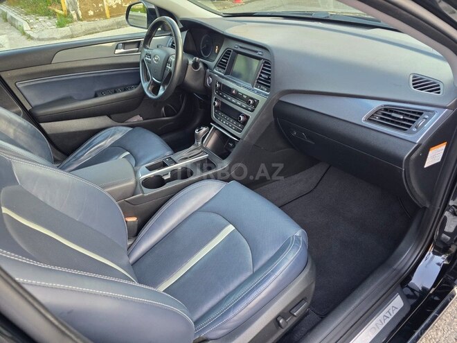 Hyundai Sonata-12