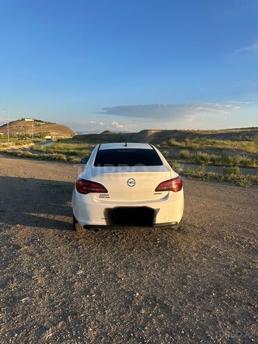 Opel Astra-2