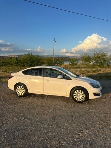 Opel Astra-10