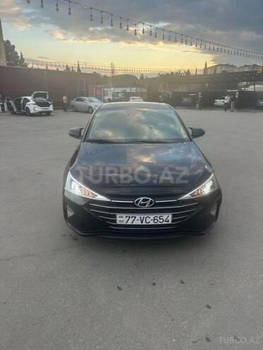 Hyundai Elantra-1
