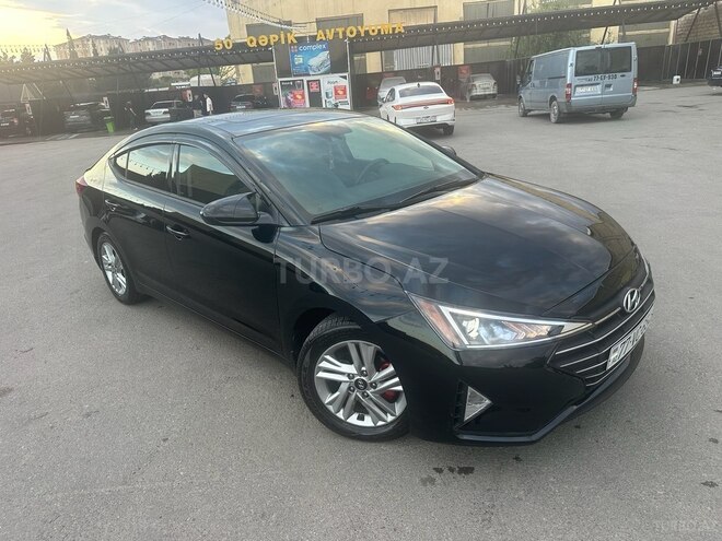 Hyundai Elantra-4